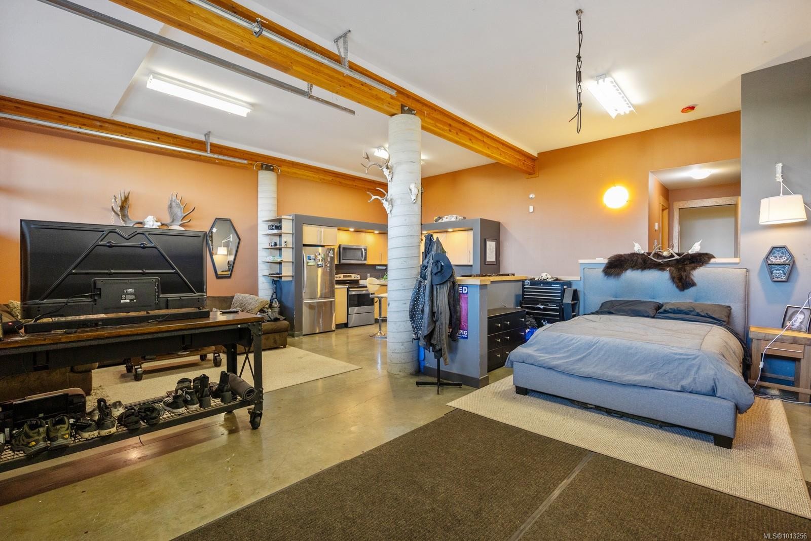 7939 Lenwood Rd, Merville, BC