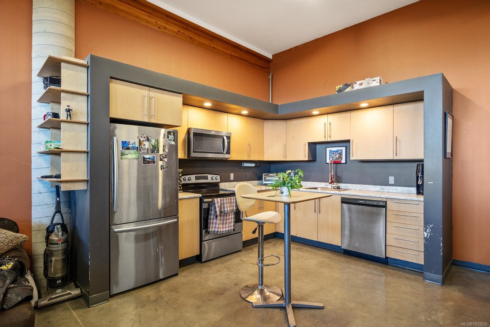 7939 Lenwood Rd, Merville, BC