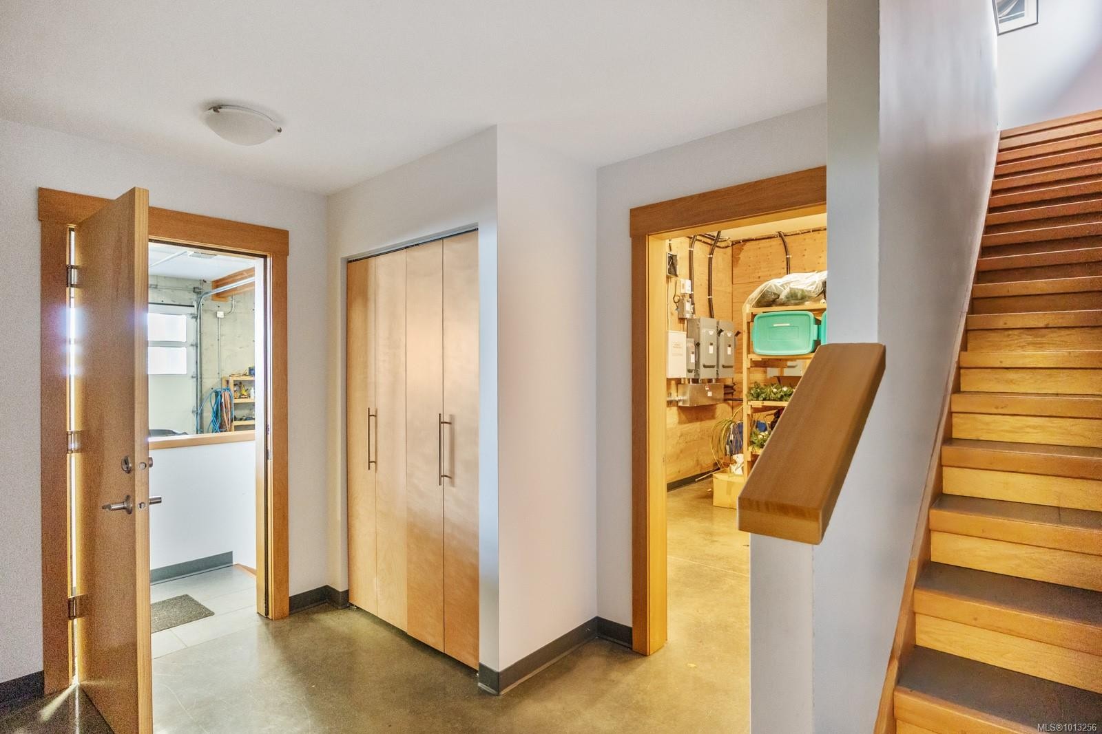 7939 Lenwood Rd, Merville, BC