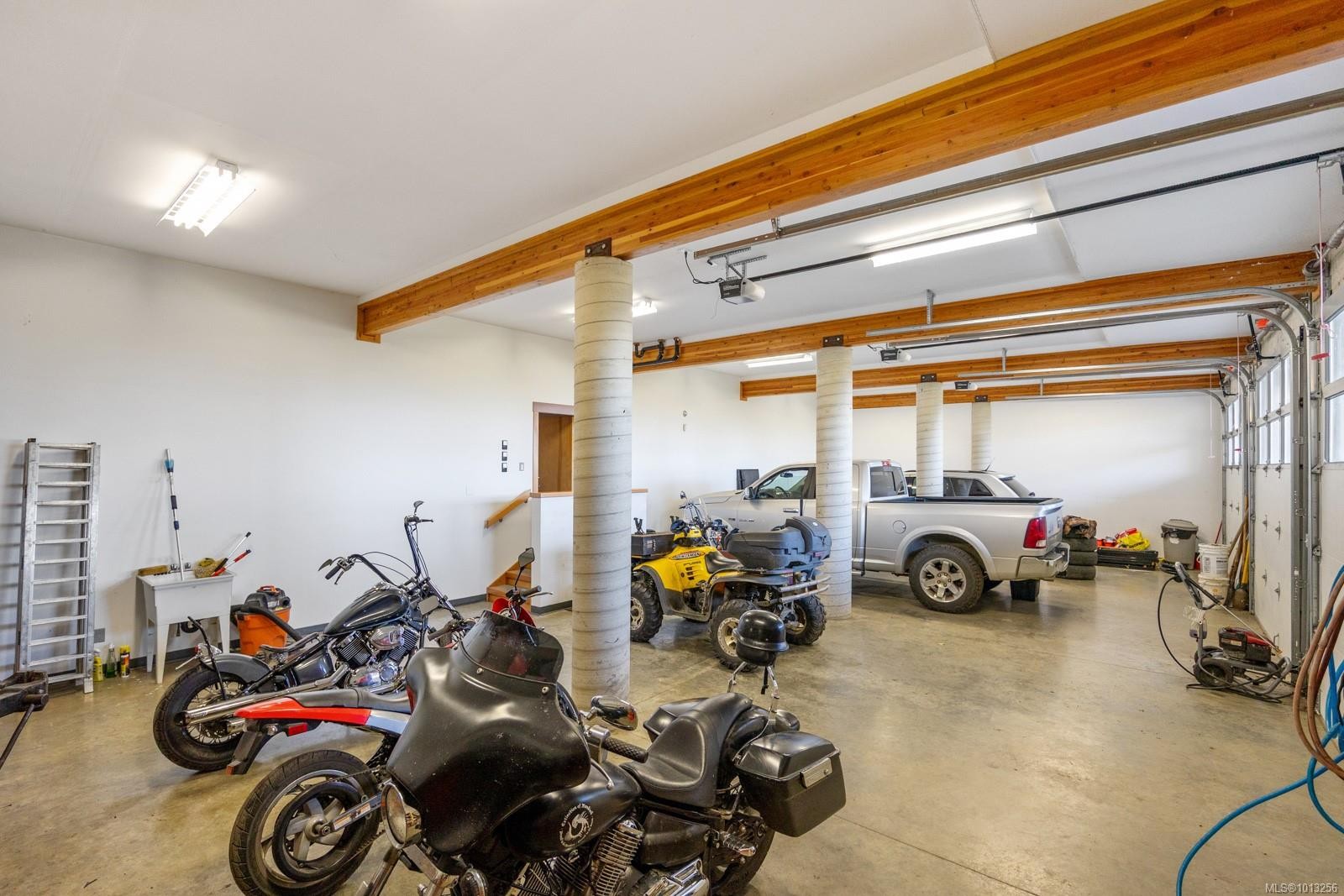 7939 Lenwood Rd, Merville, BC