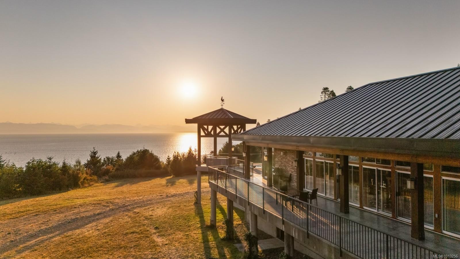 7939 Lenwood Rd, Merville, BC