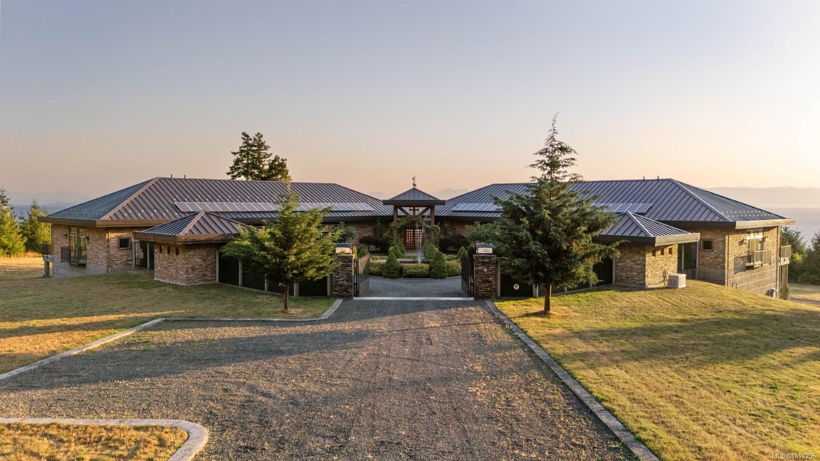 7939 Lenwood Rd, Merville, BC