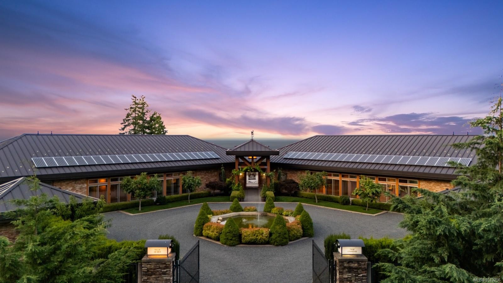 7939 Lenwood Rd, Merville, BC