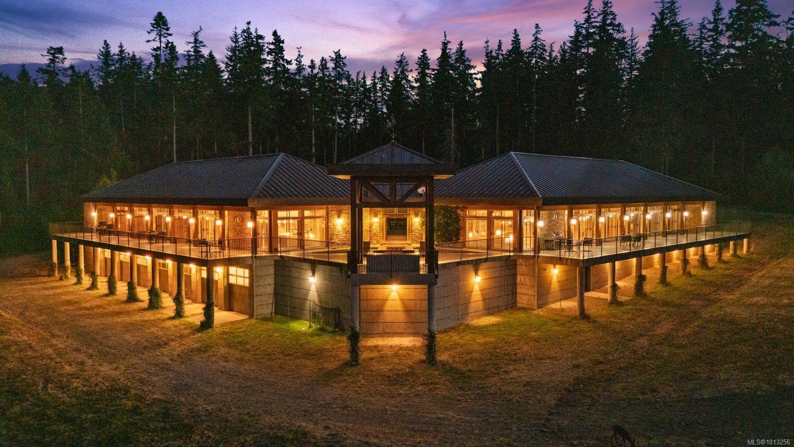 7939 Lenwood Rd, Merville, BC