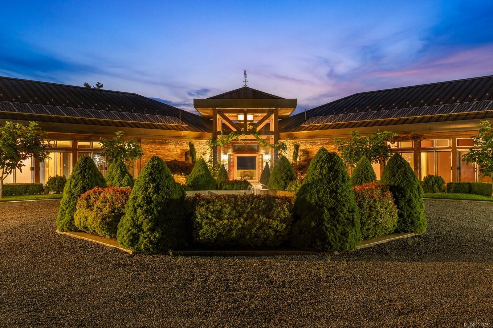 7939 Lenwood Rd, Merville, BC