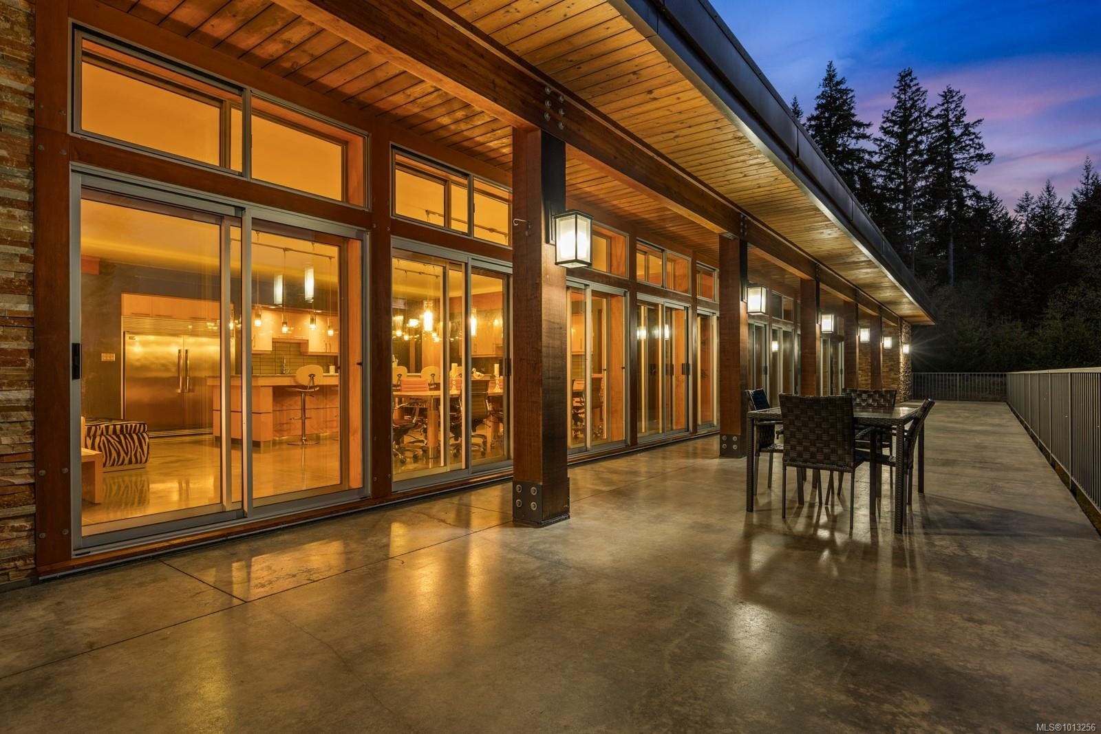 7939 Lenwood Rd, Merville, BC