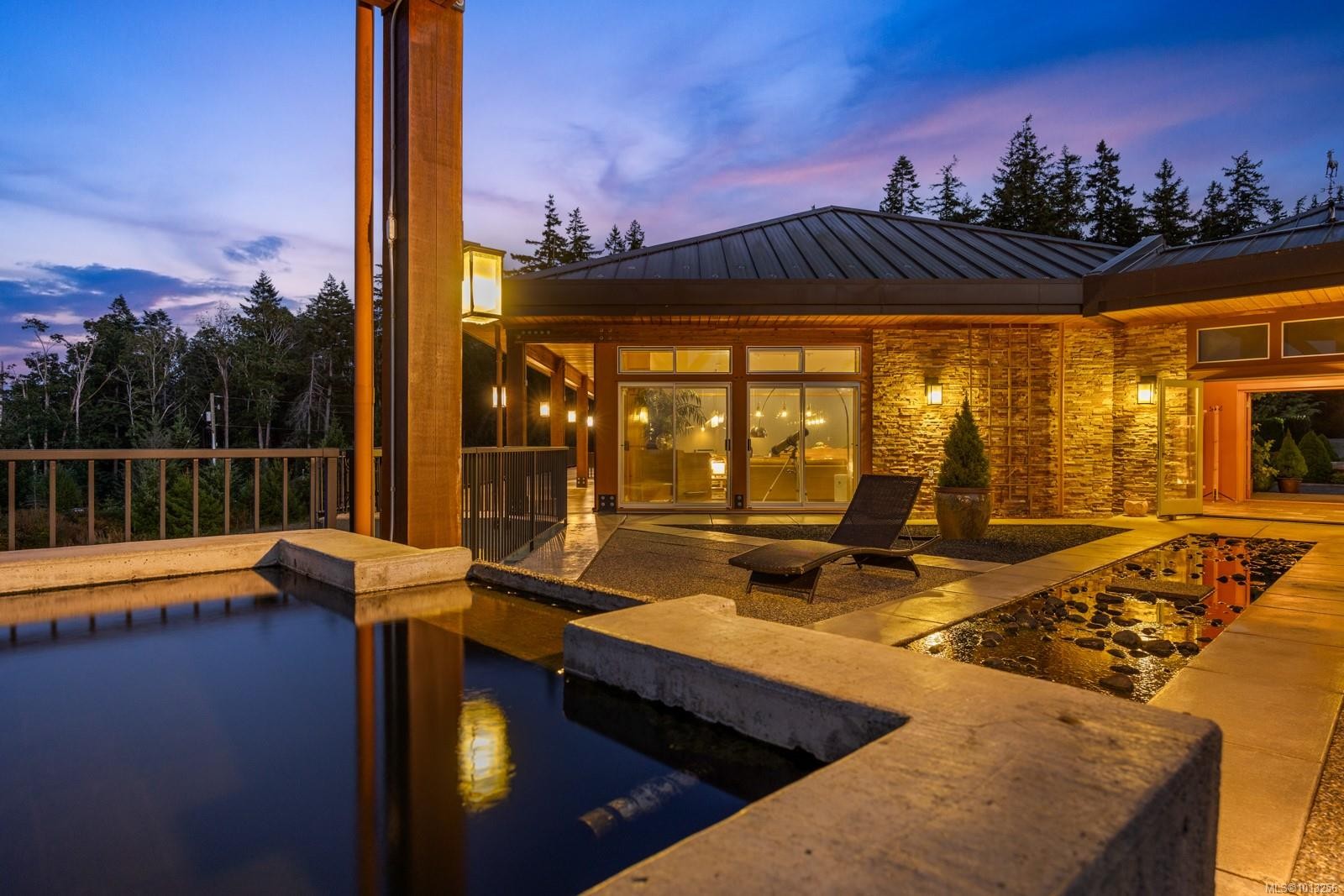 7939 Lenwood Rd, Merville, BC