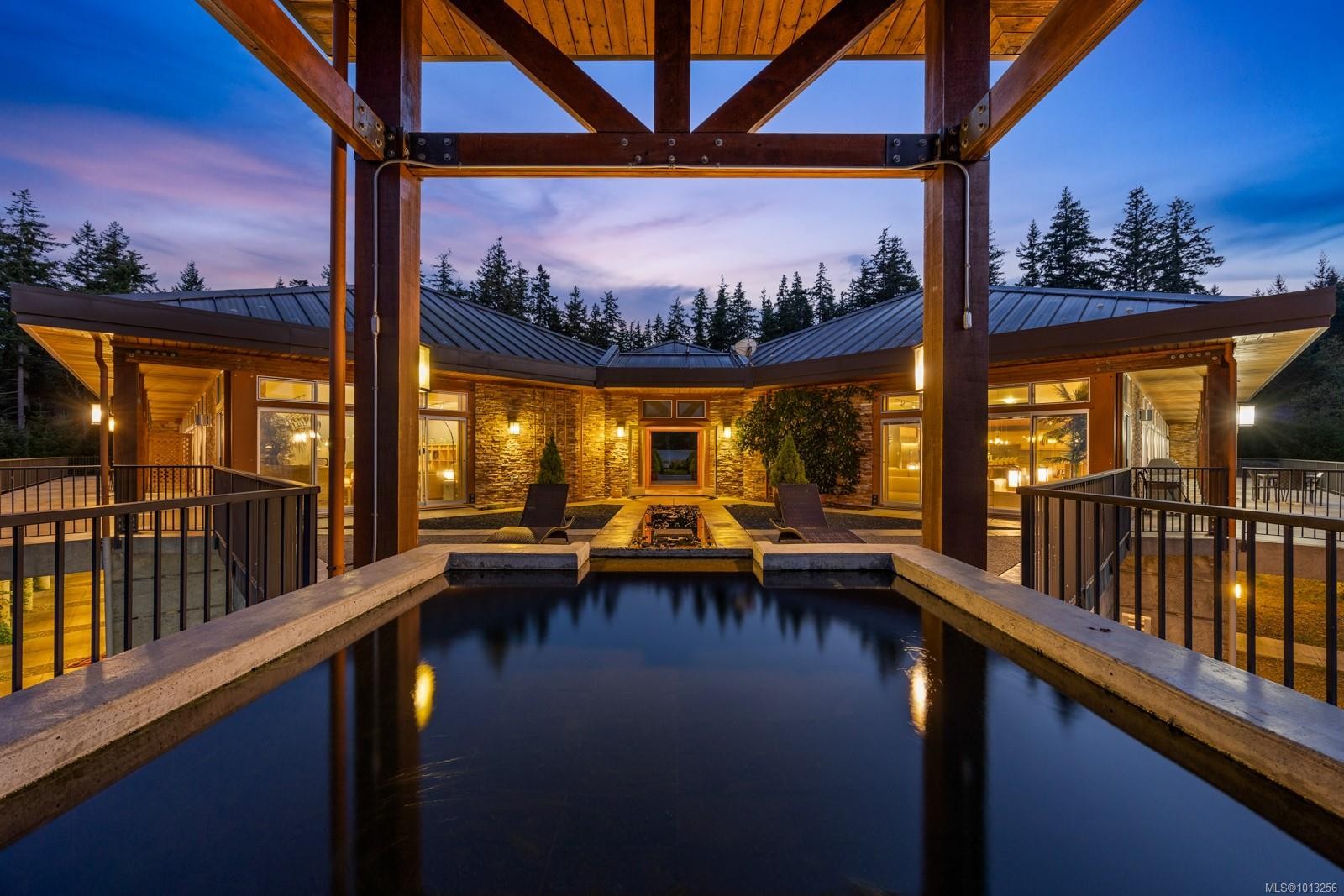 7939 Lenwood Rd, Merville, BC