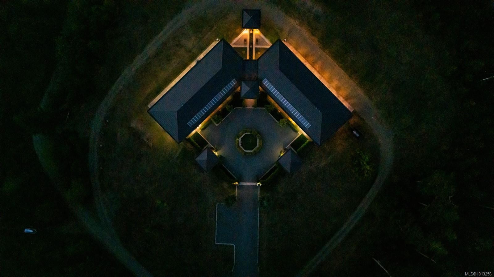 7939 Lenwood Rd, Merville, BC