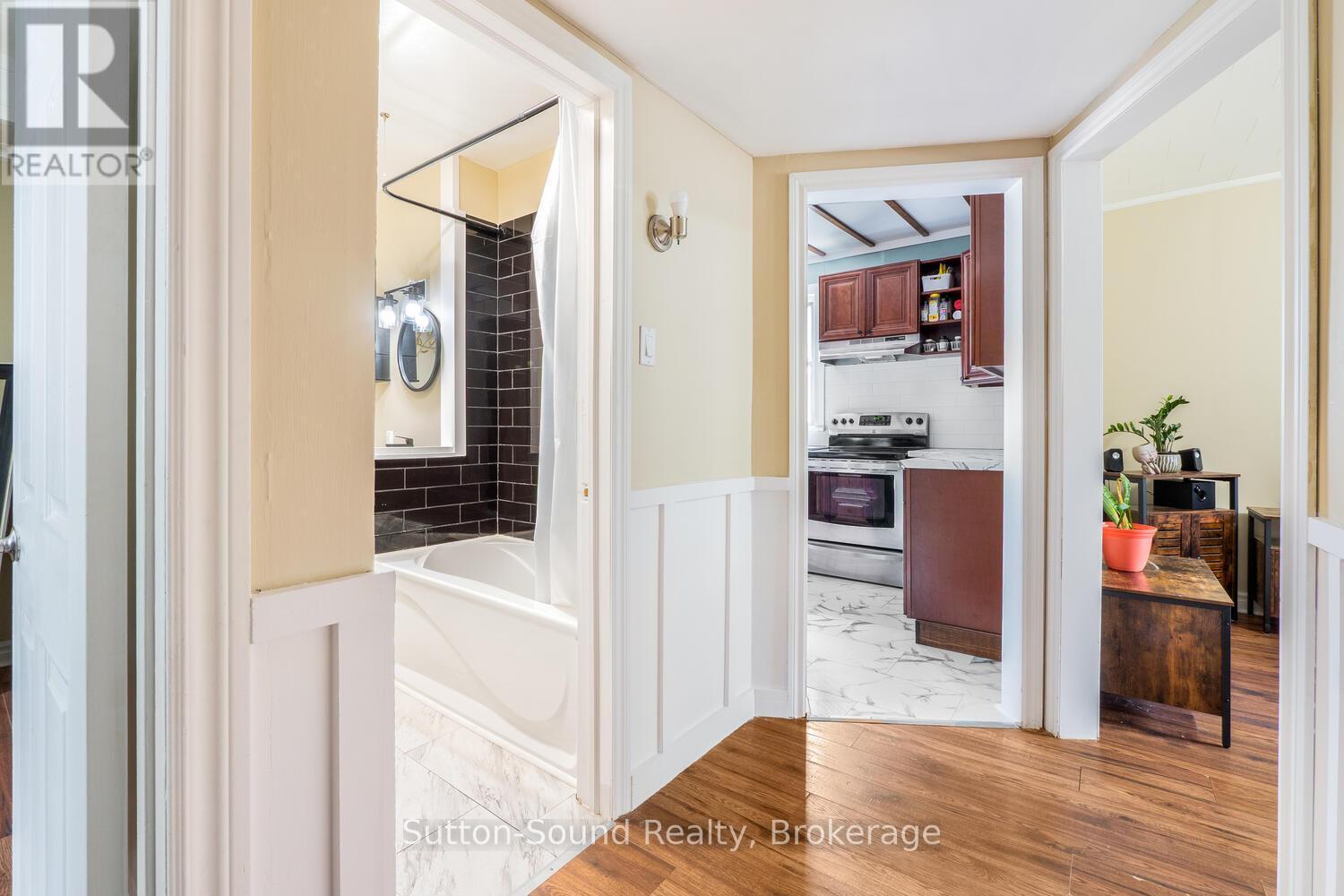 1139 4Th Avenue W, Owen Sound, ON - Indoor Photo Showing Other Room