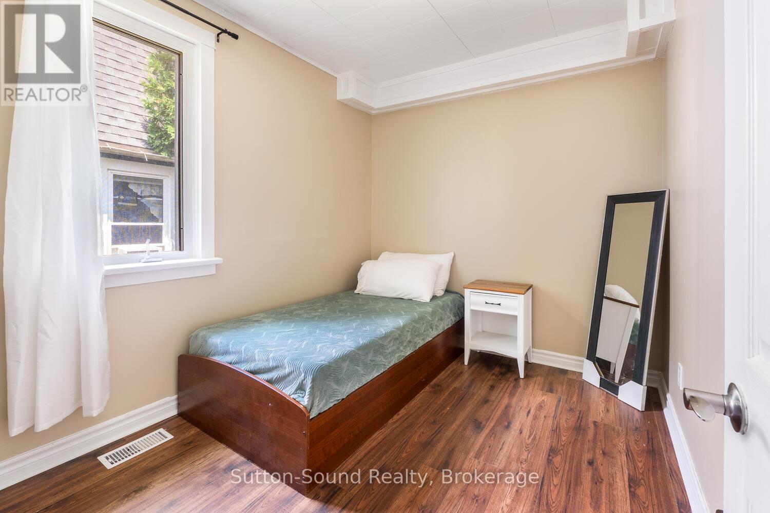 1139 4Th Avenue W, Owen Sound, ON - Indoor Photo Showing Bedroom