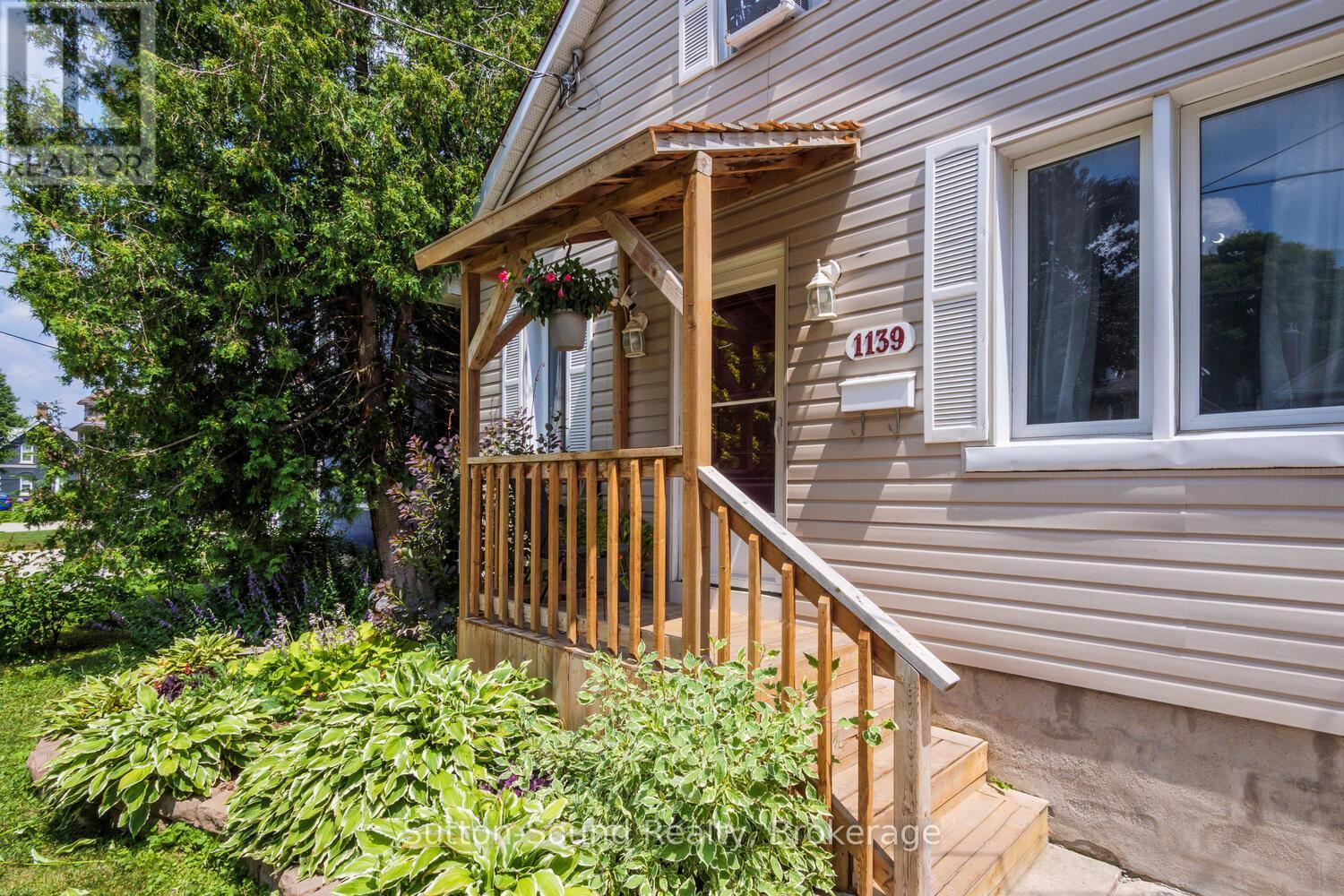 1139 4Th Avenue W, Owen Sound, ON - Outdoor With Deck Patio Veranda