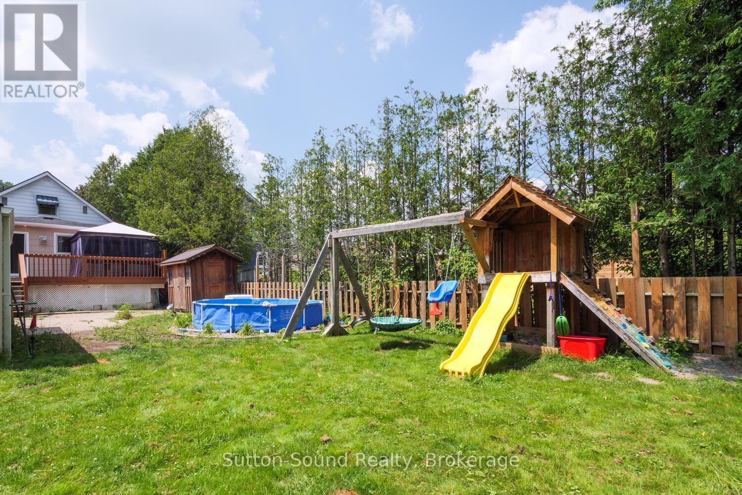 1139 4Th Avenue W, Owen Sound, ON - Outdoor With Above Ground Pool