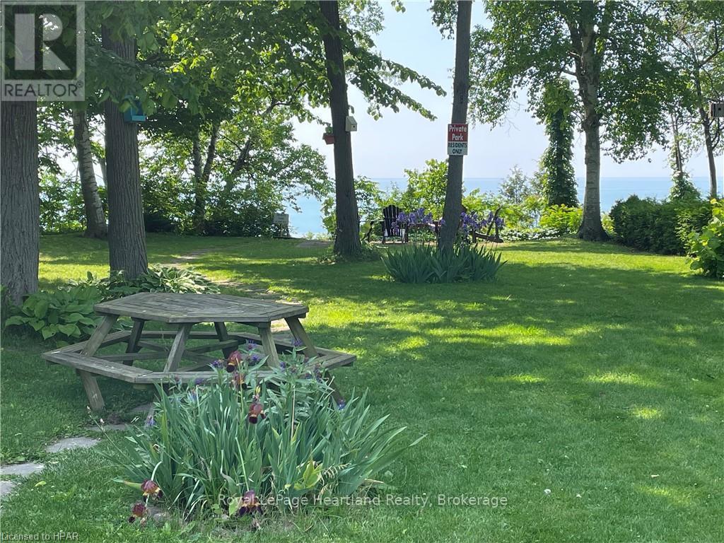 24 Rowan Rd - 77307 Bluewater Highway, Bluewater (Bayfield), ON - Outdoor