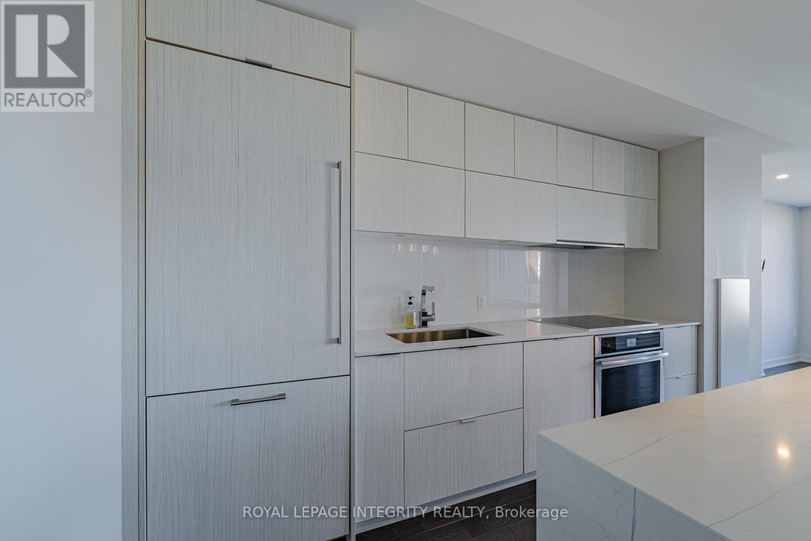 1006 - 101 Queen Street, Ottawa, ON - Indoor Photo Showing Kitchen With Upgraded Kitchen