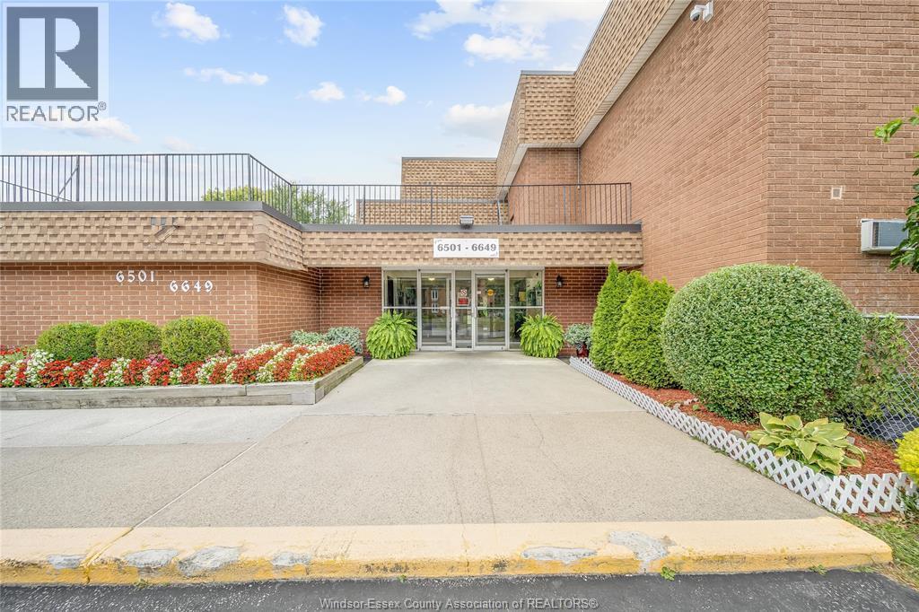 6613 Thornberry Crescent, Windsor, ON - Outdoor