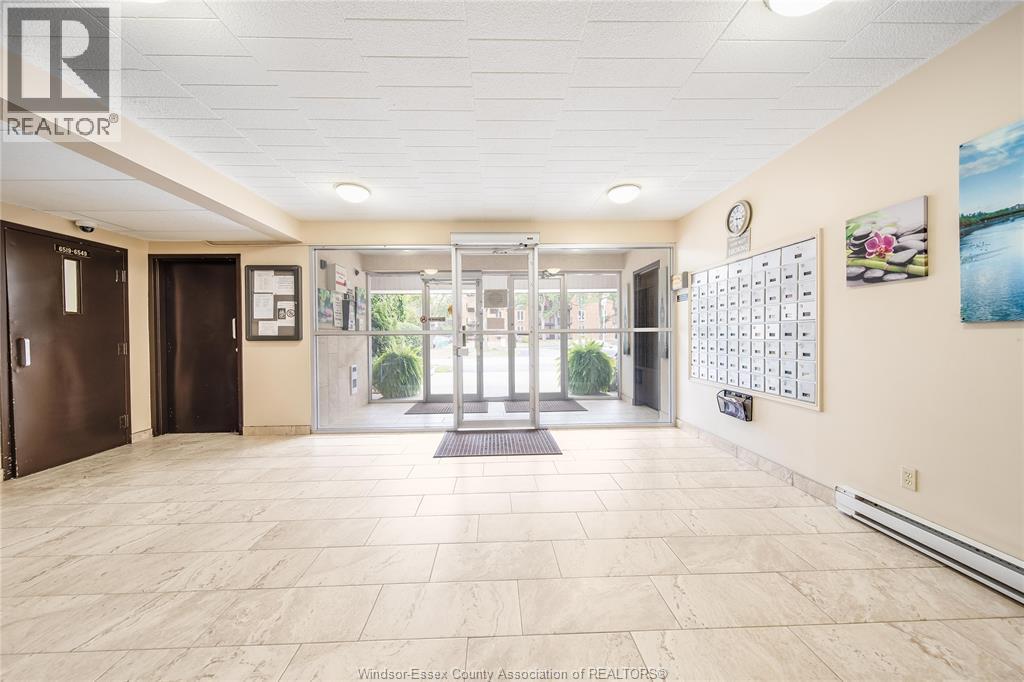 6613 Thornberry Crescent, Windsor, ON - Indoor Photo Showing Other Room