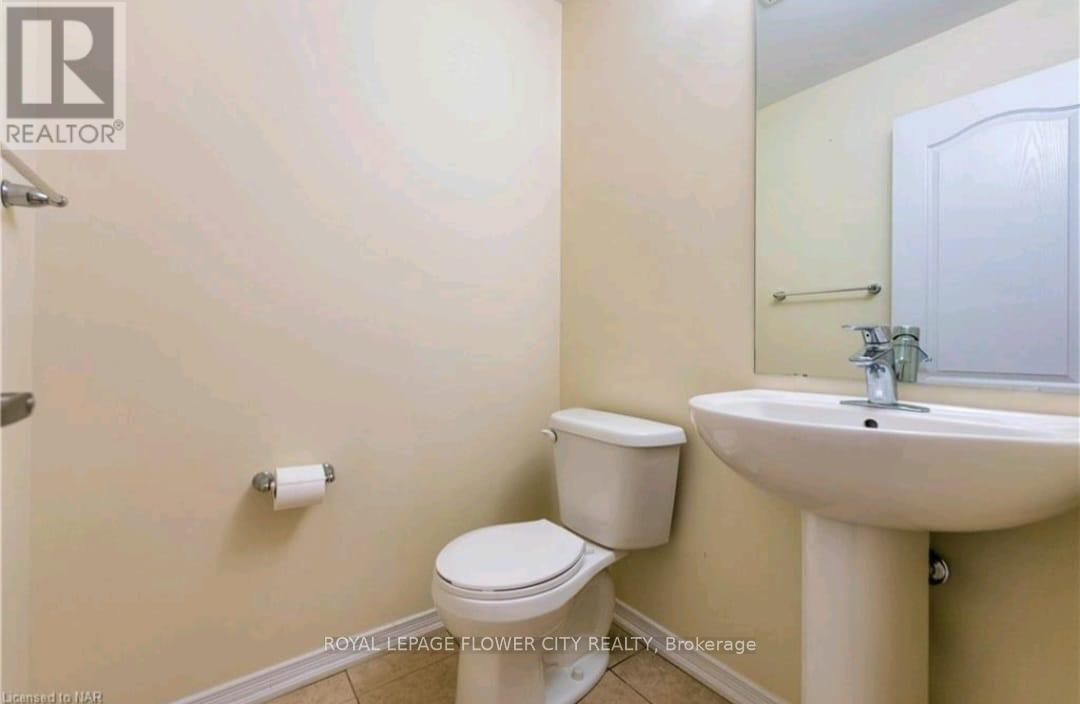 Powder Room - 3 - 8273 Tulip Tree Drive N, Niagara Falls, ON - Indoor Photo Showing Bathroom