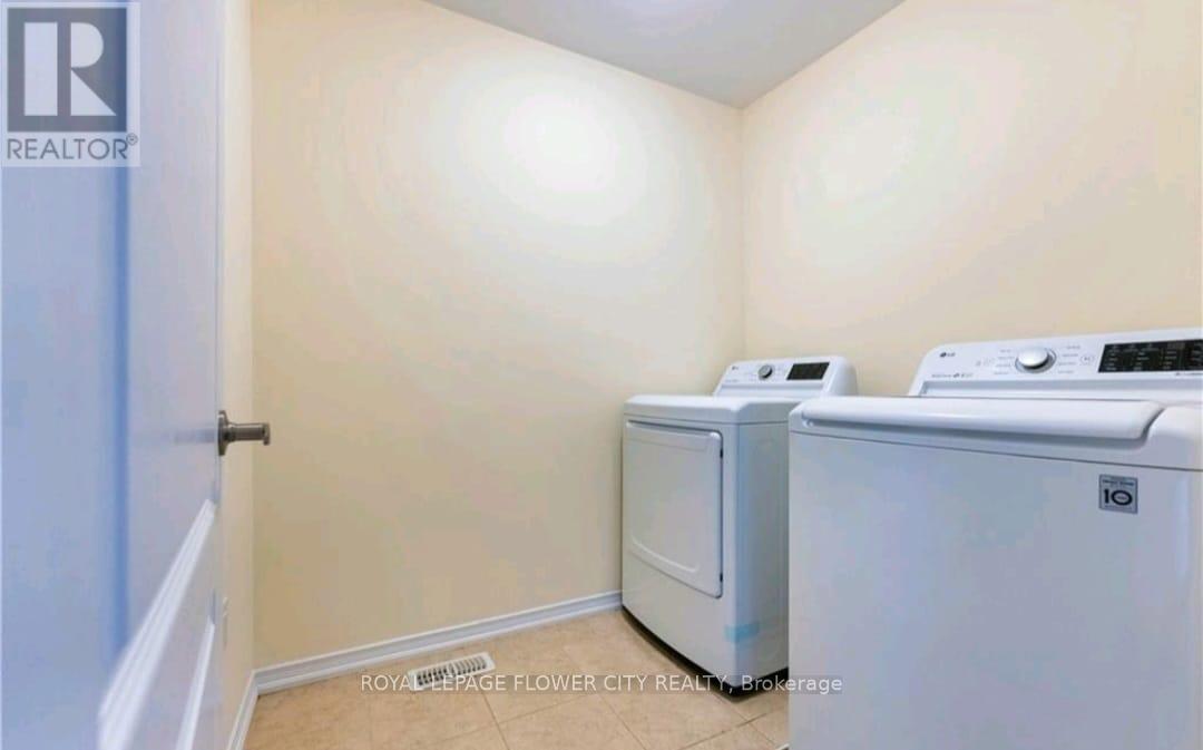 Laundry Room (Upper) - 3 - 8273 Tulip Tree Drive N, Niagara Falls, ON - Indoor Photo Showing Laundry Room