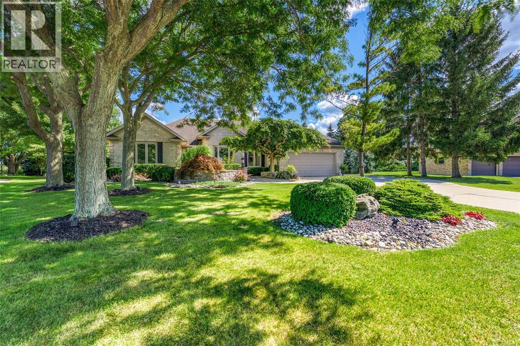 1610 Lena Court, Sarnia, ON - Outdoor