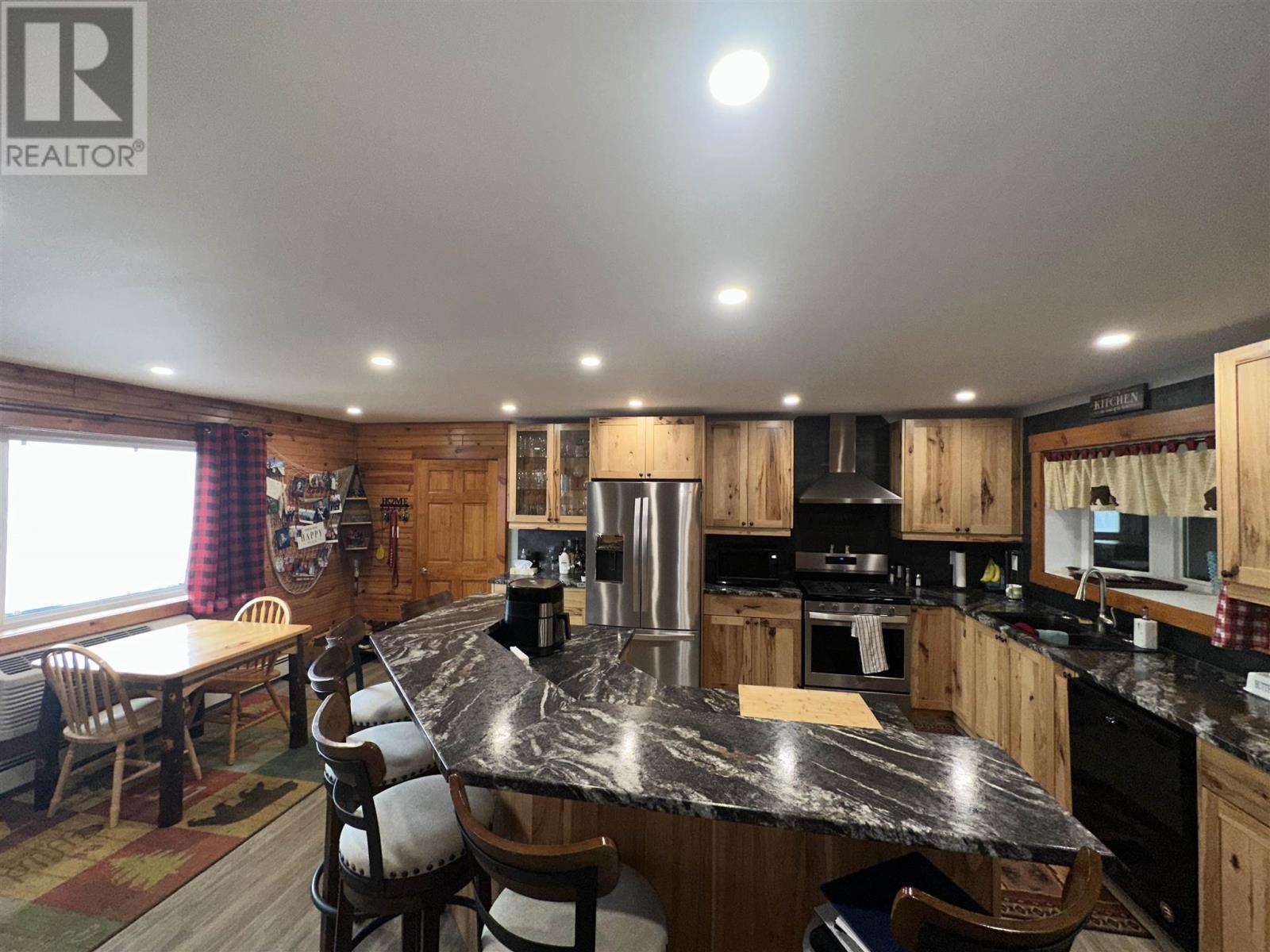 171 Mission Rd, Wawa, ON