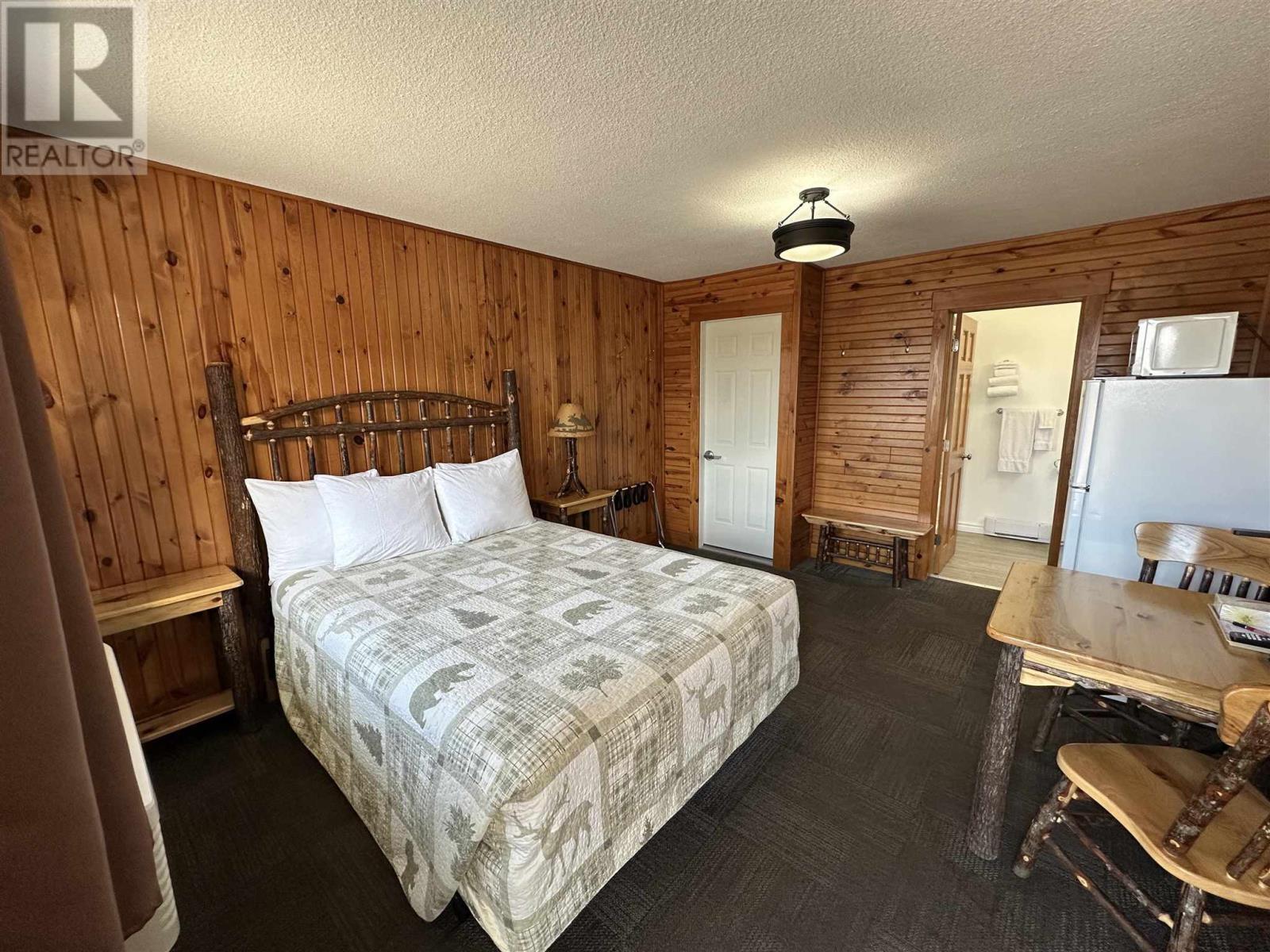 171 Mission Rd, Wawa, ON