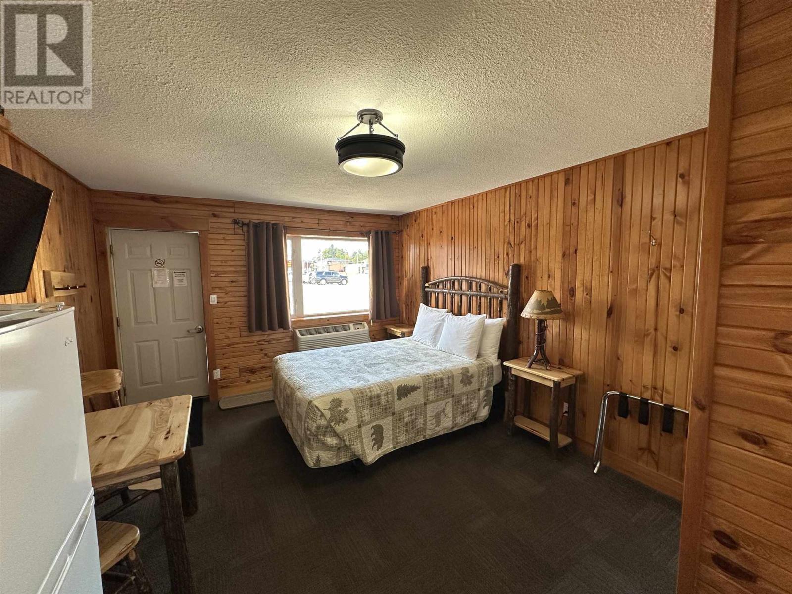 171 Mission Rd, Wawa, ON