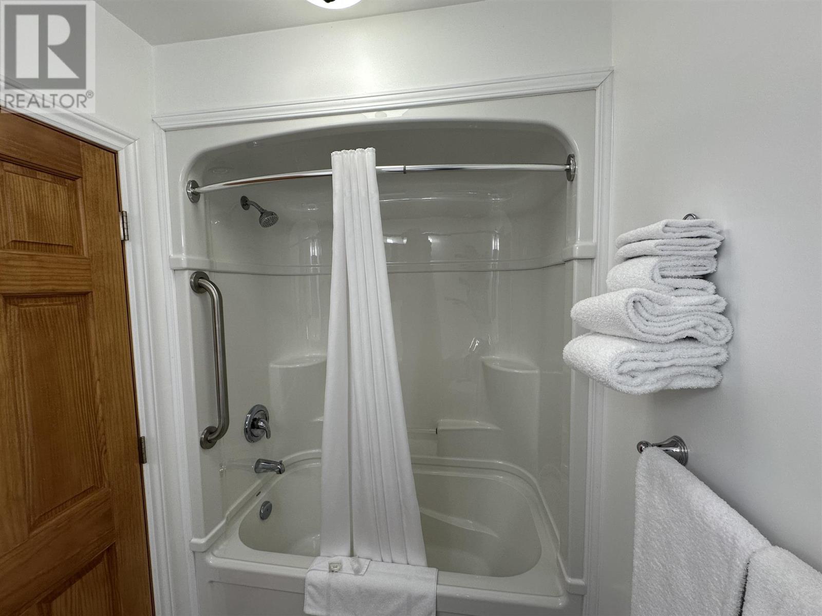 171 Mission Rd, Wawa, ON