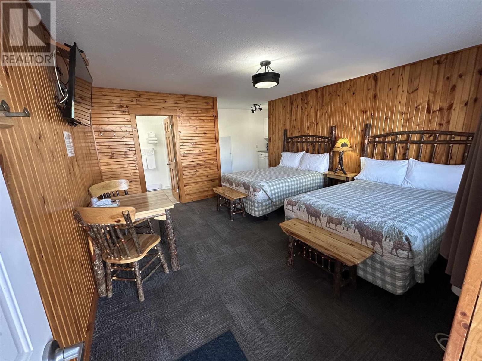 171 Mission Rd, Wawa, ON