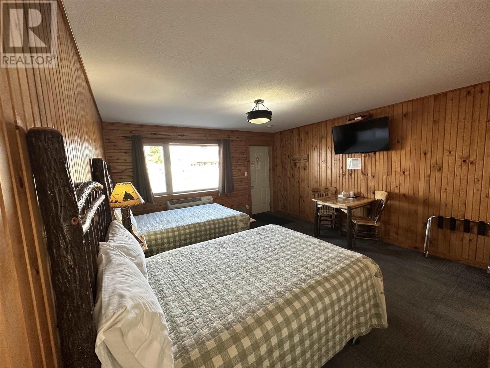 171 Mission Rd, Wawa, ON