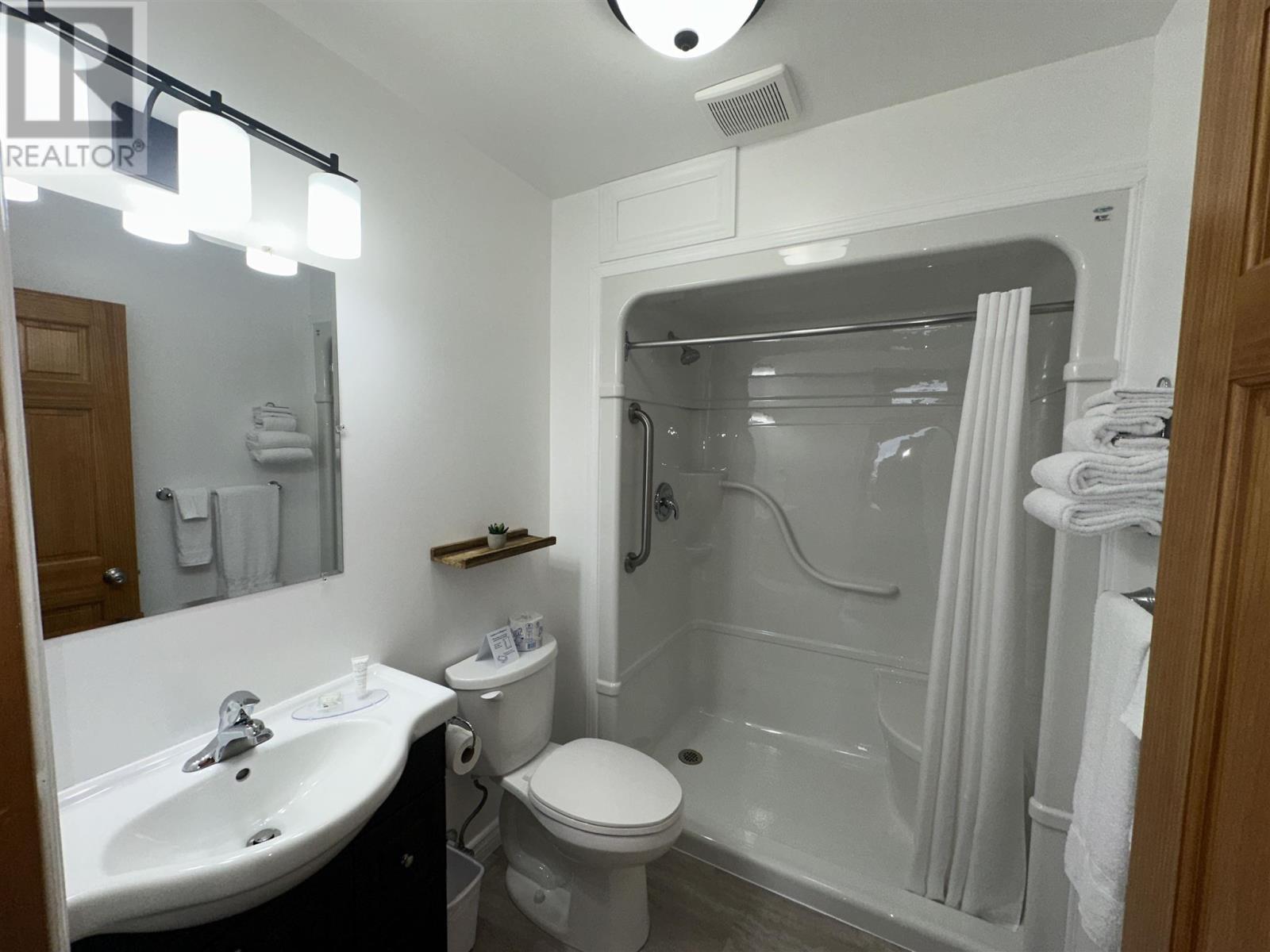 171 Mission Rd, Wawa, ON