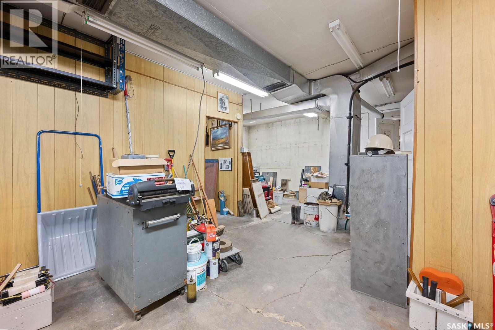 1200 Victoria Avenue, Regina, SK - Indoor Photo Showing Basement