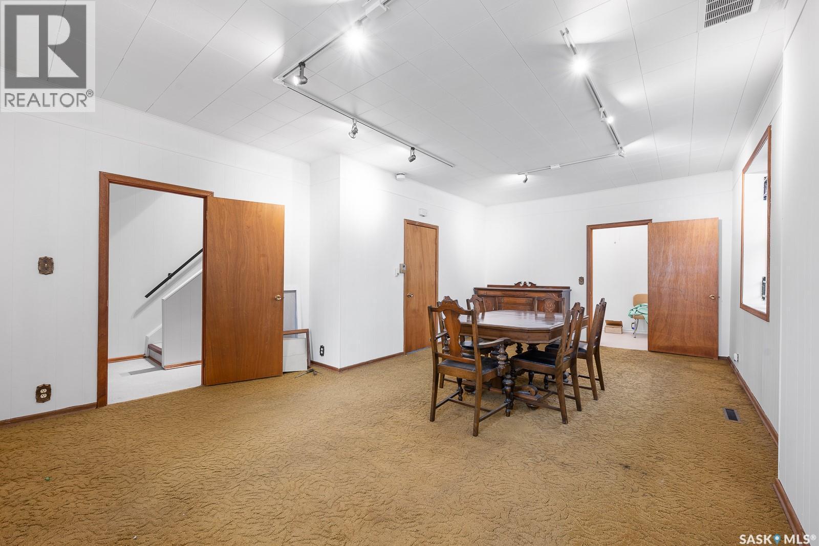 1200 Victoria Avenue, Regina, SK - Indoor Photo Showing Dining Room