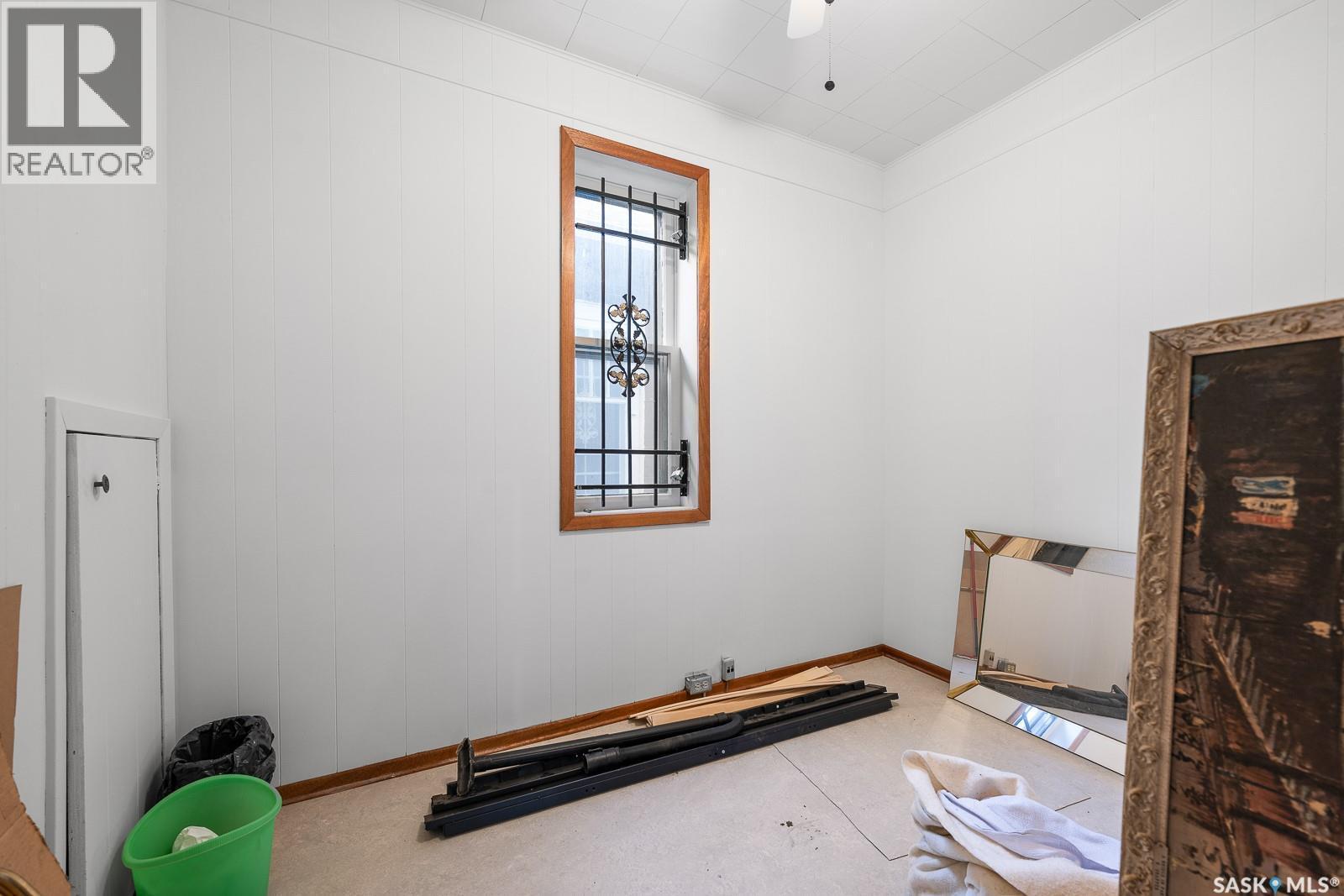 1200 Victoria Avenue, Regina, SK - Indoor Photo Showing Other Room