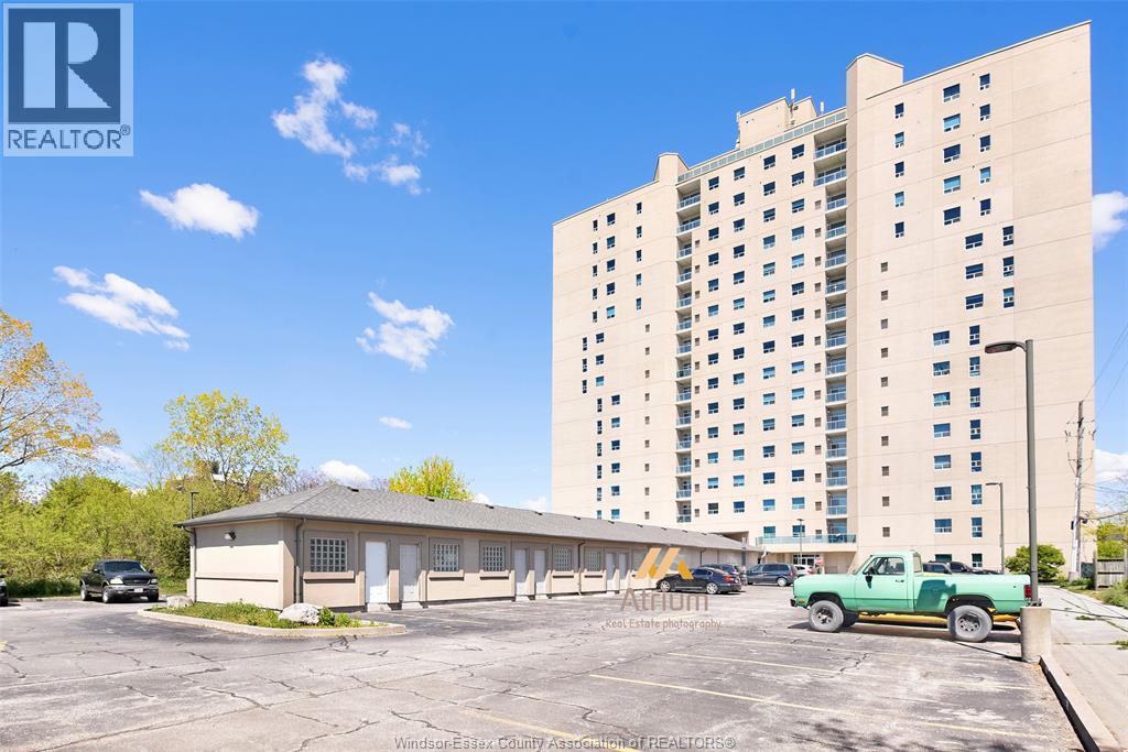 1225 Riverside Drive Unit# 404, Windsor, ON - Outdoor With Facade