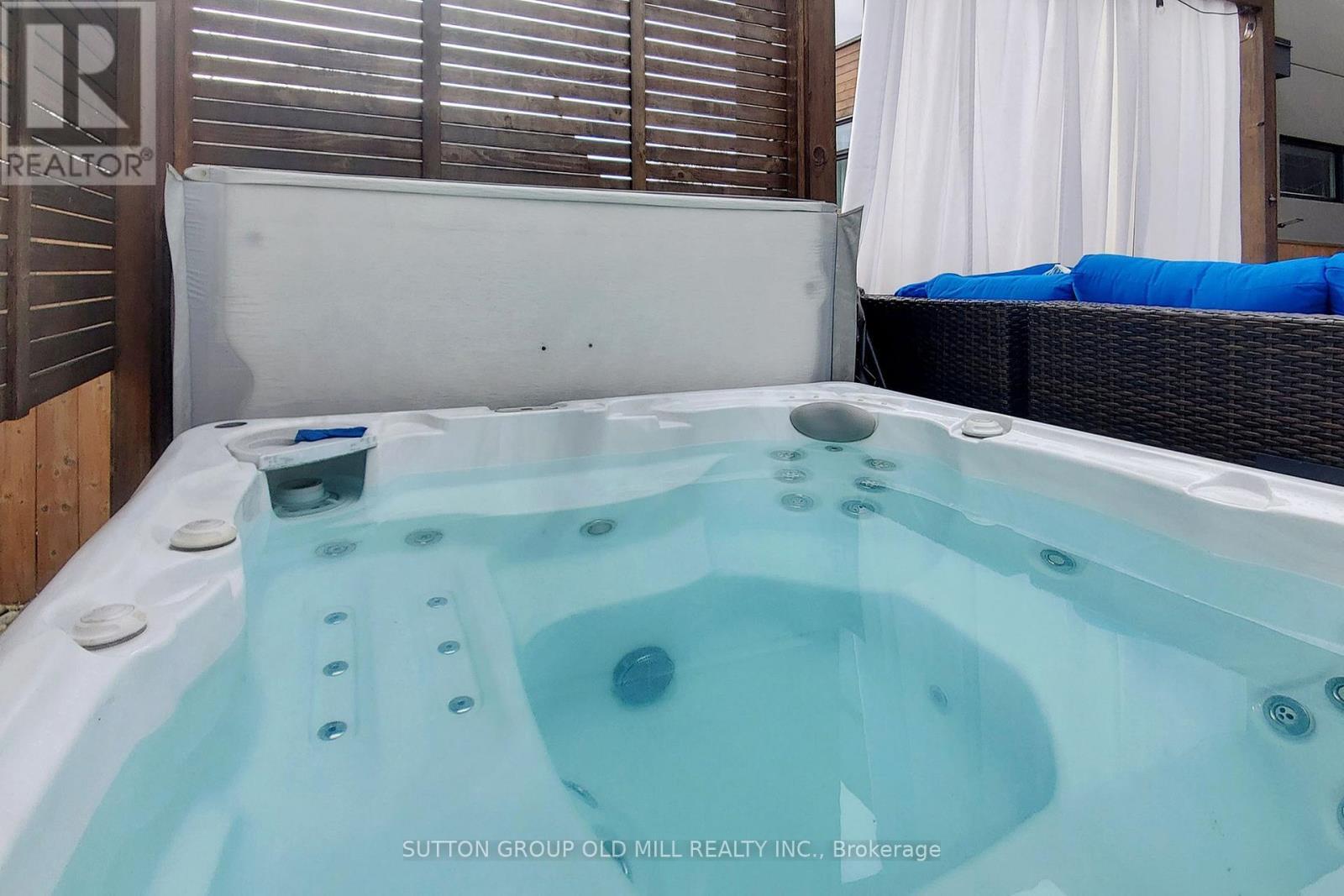 1086 Gardner Avenue, Mississauga, ON - Photo Showing Other Room