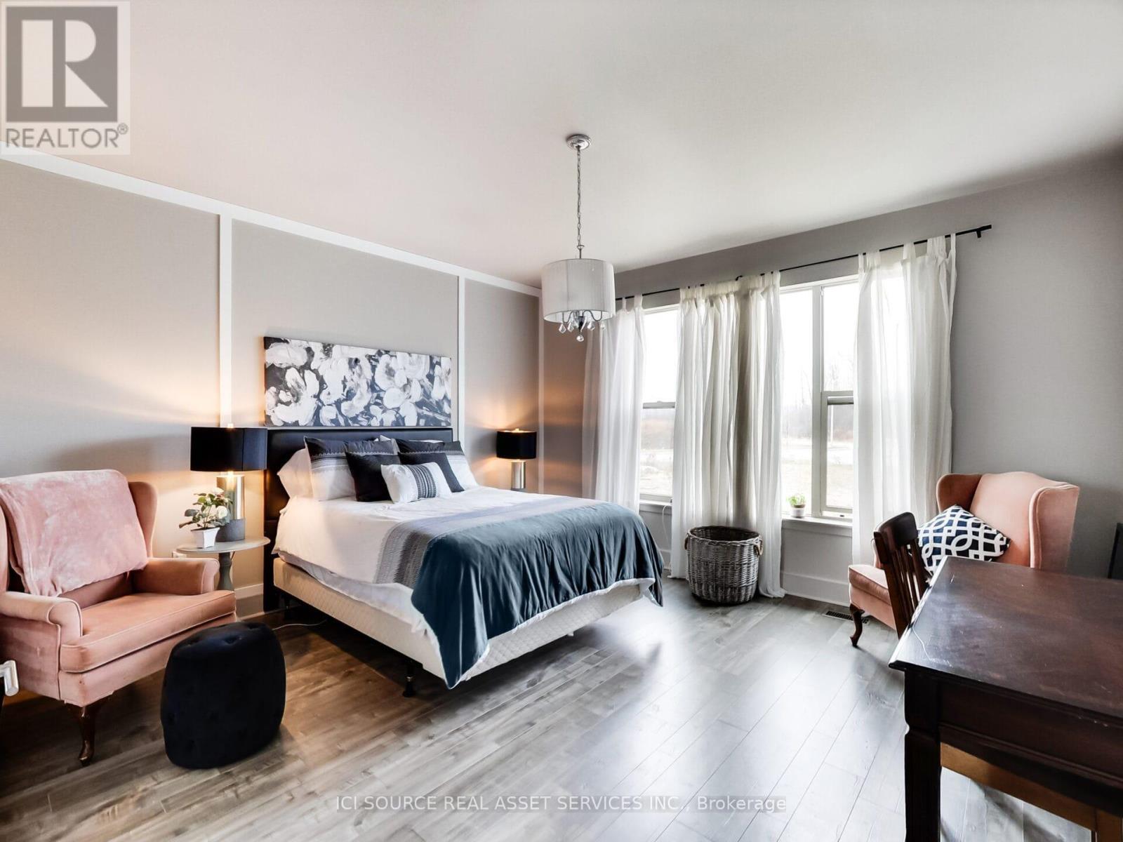 6 Renfield Street, Port Colborne, ON - Indoor Photo Showing Bedroom