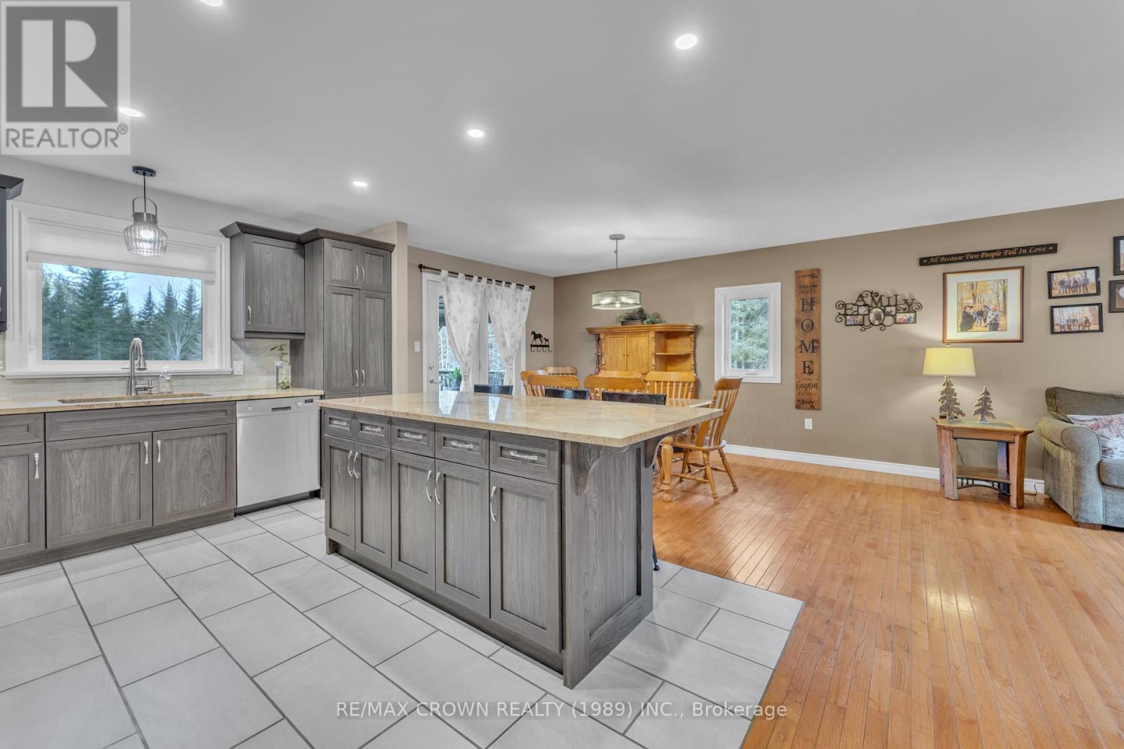 65 Byers Road, Callander, ON - Indoor Photo Showing Kitchen