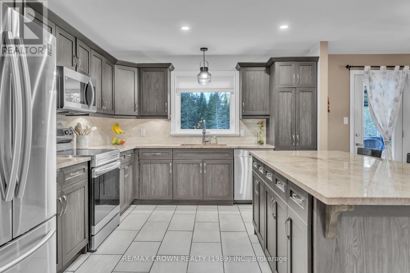 65 Byers Road, Callander, ON - Indoor Photo Showing Kitchen With Upgraded Kitchen