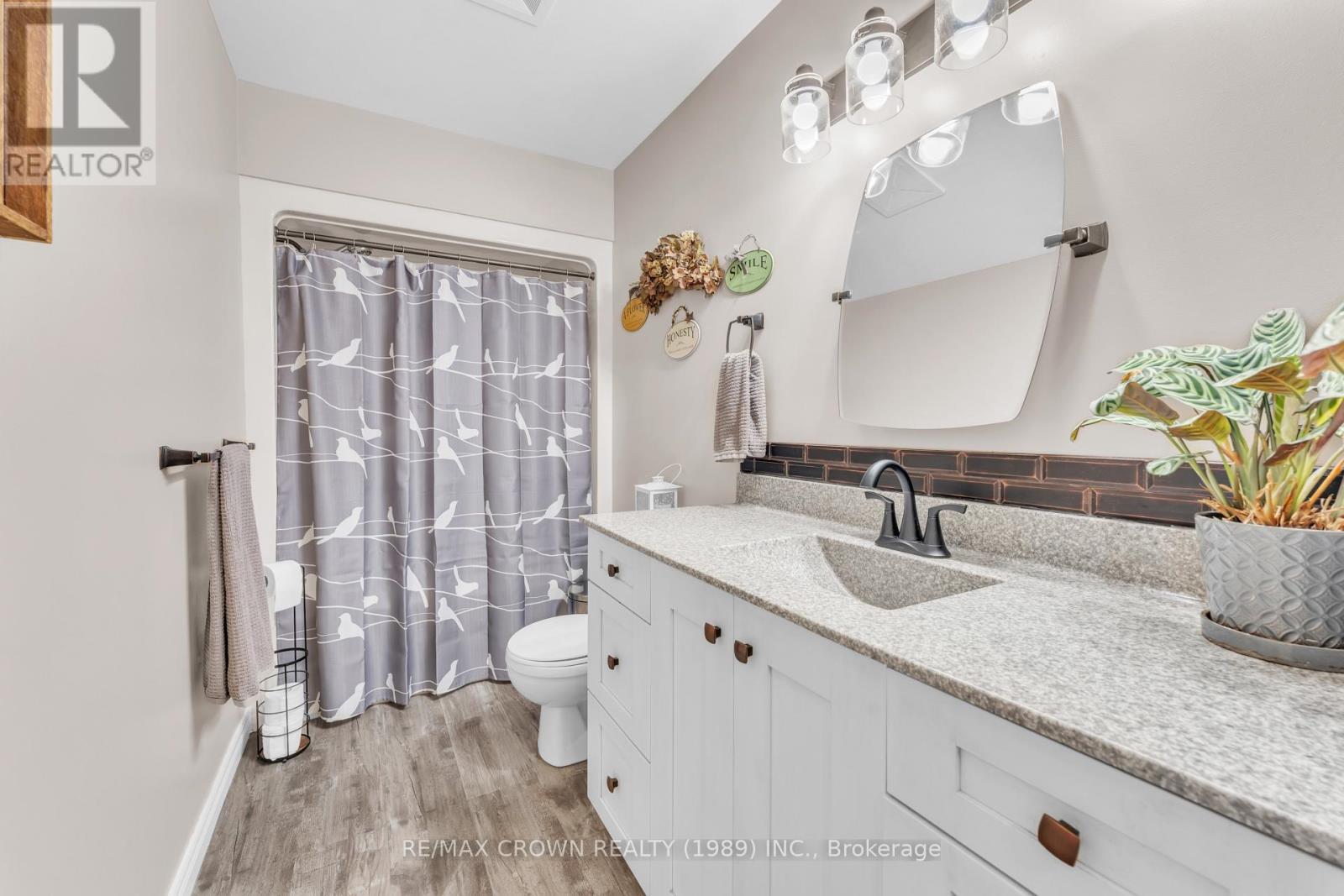 65 Byers Road, Callander, ON - Indoor Photo Showing Bathroom