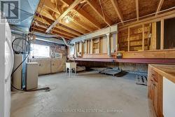 Utility Room/Bonus Rm with Lrg Window -