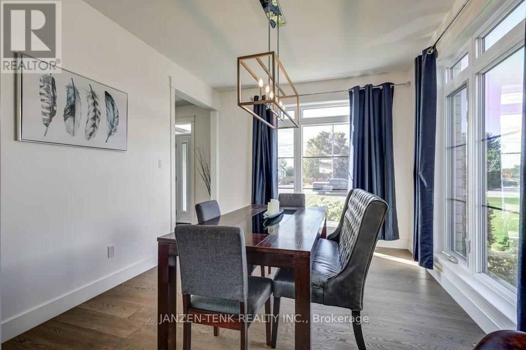 8476 Imperial Road S, Malahide, ON - Indoor Photo Showing Dining Room