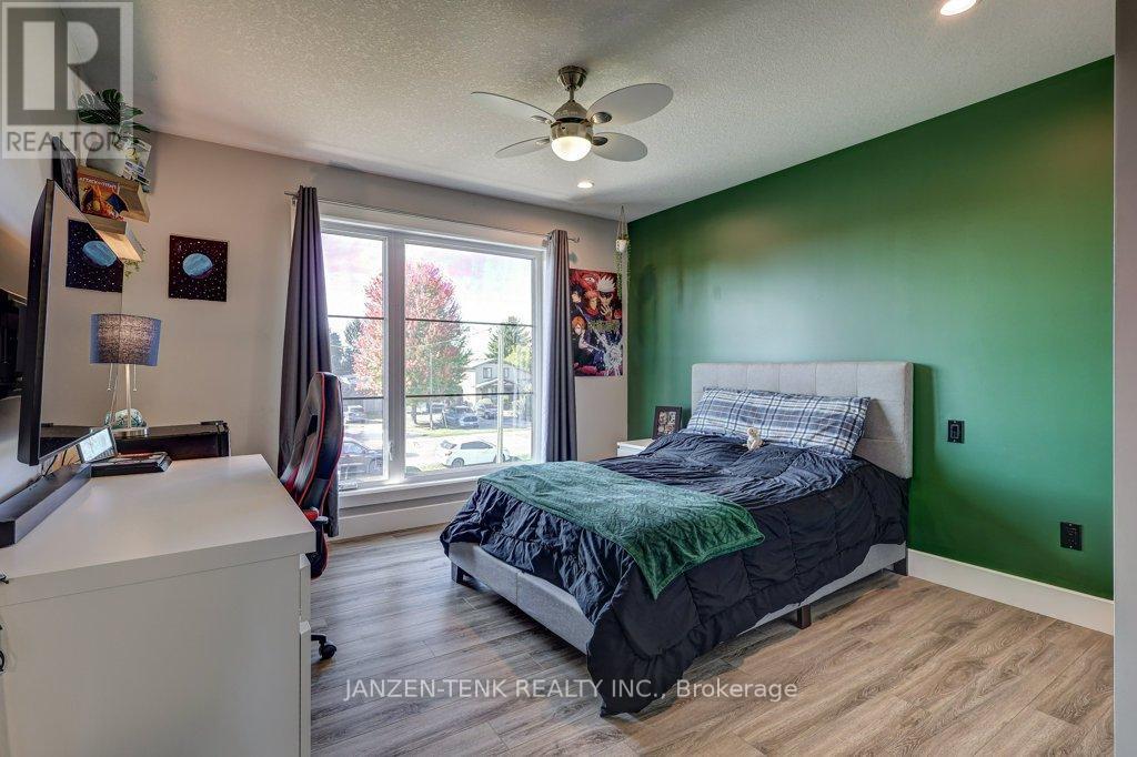 8476 Imperial Road S, Malahide, ON - Indoor Photo Showing Bedroom