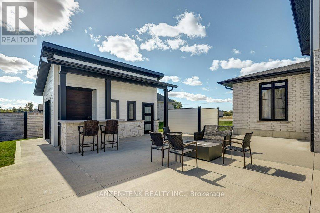 8476 Imperial Road S, Malahide, ON - Outdoor With Deck Patio Veranda