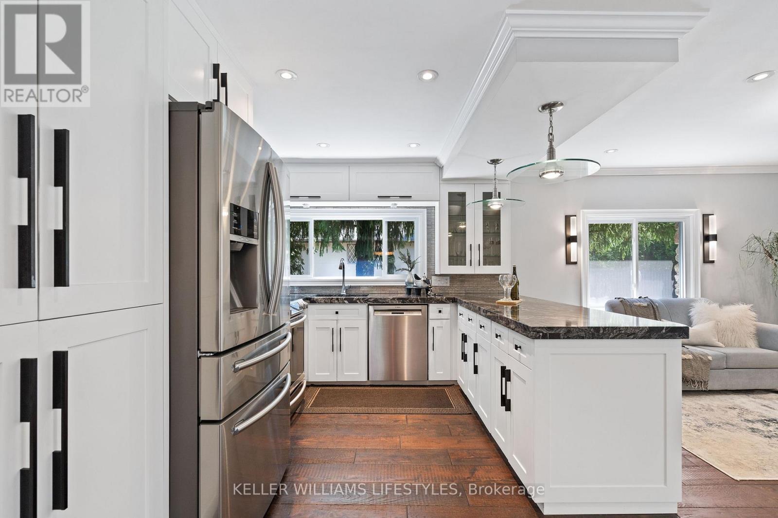 515 Jarvis Street, London South (South C), ON - Indoor Photo Showing Kitchen With Upgraded Kitchen