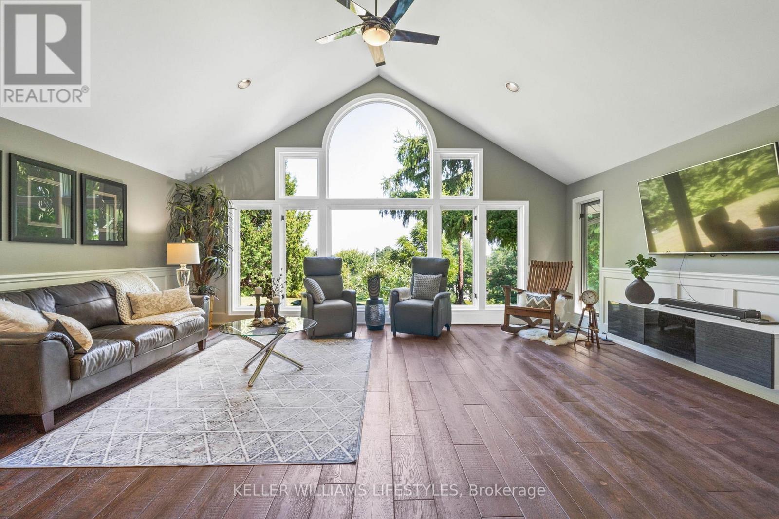 515 Jarvis Street, London South (South C), ON - Indoor Photo Showing Living Room