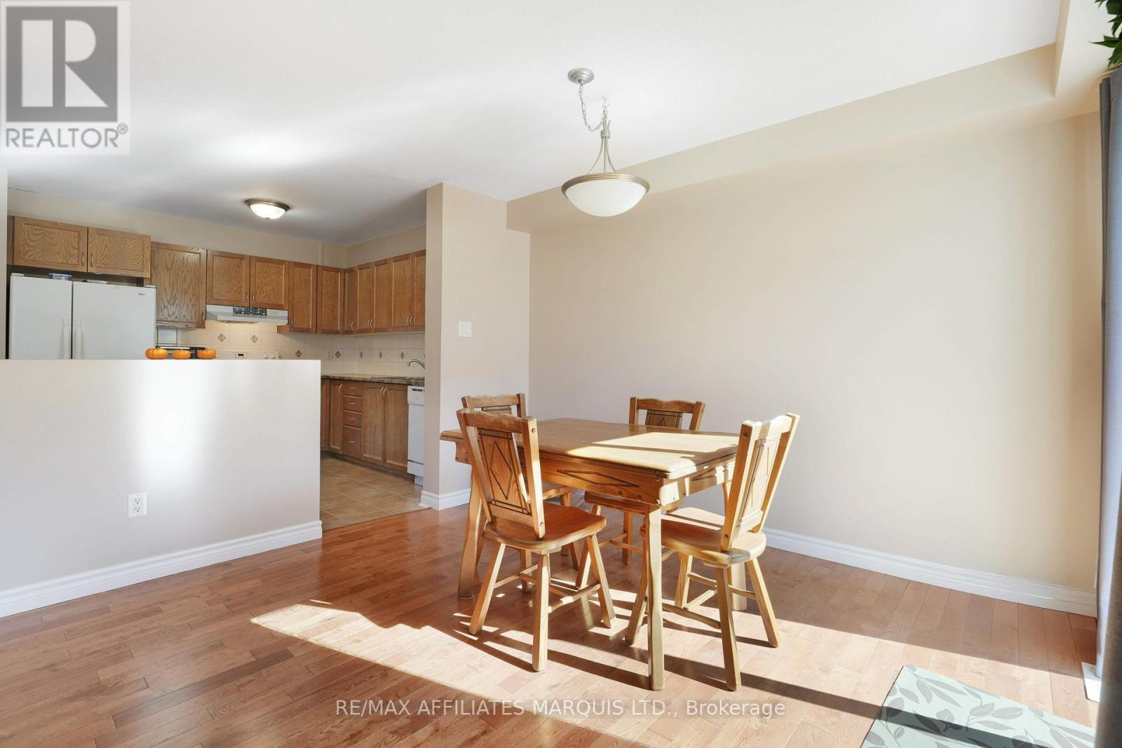 76 Indigo Street, Ottawa, ON - Indoor