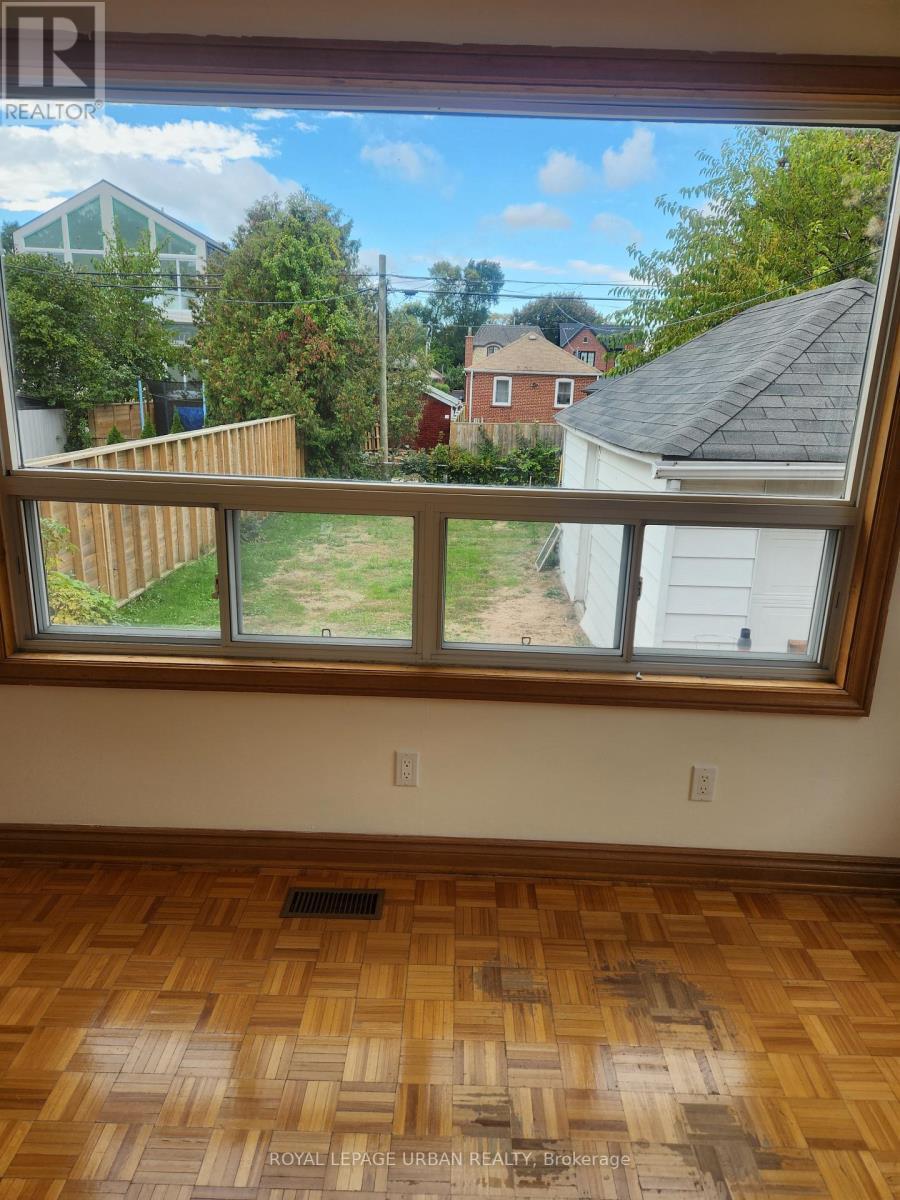 304 Linsmore Crescent, Toronto, ON - Indoor Photo Showing Other Room