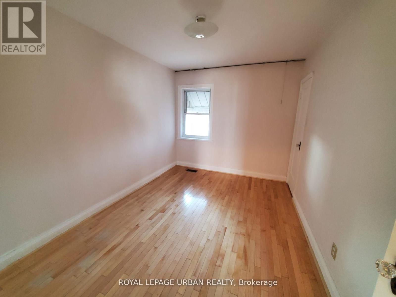 304 Linsmore Crescent, Toronto, ON - Indoor Photo Showing Other Room