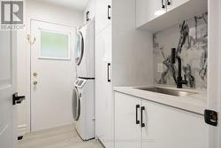 LAUNDRY/ MUDROOM -